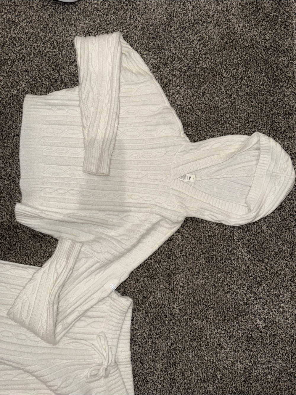 ALO Yoga off-white Cable-Knit Hooded Pullover set